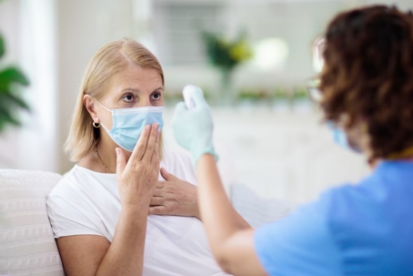 COVID patient with doctor