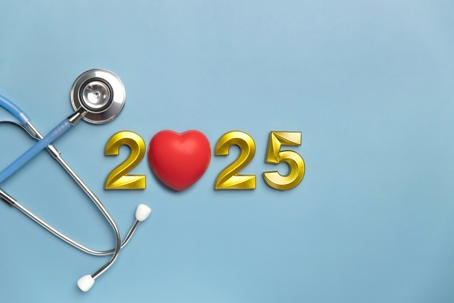 Image of a stethoscope next to the numbers “2025” with a heart in the middle, indicating a healthy start to the new year. | Advance ER